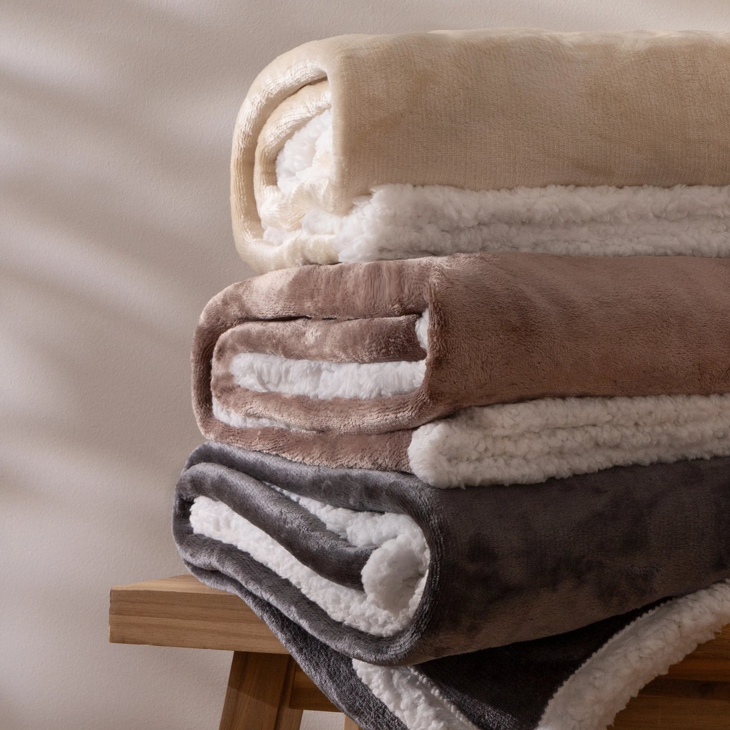 Lux Sherpa Fleece Throw Mocha