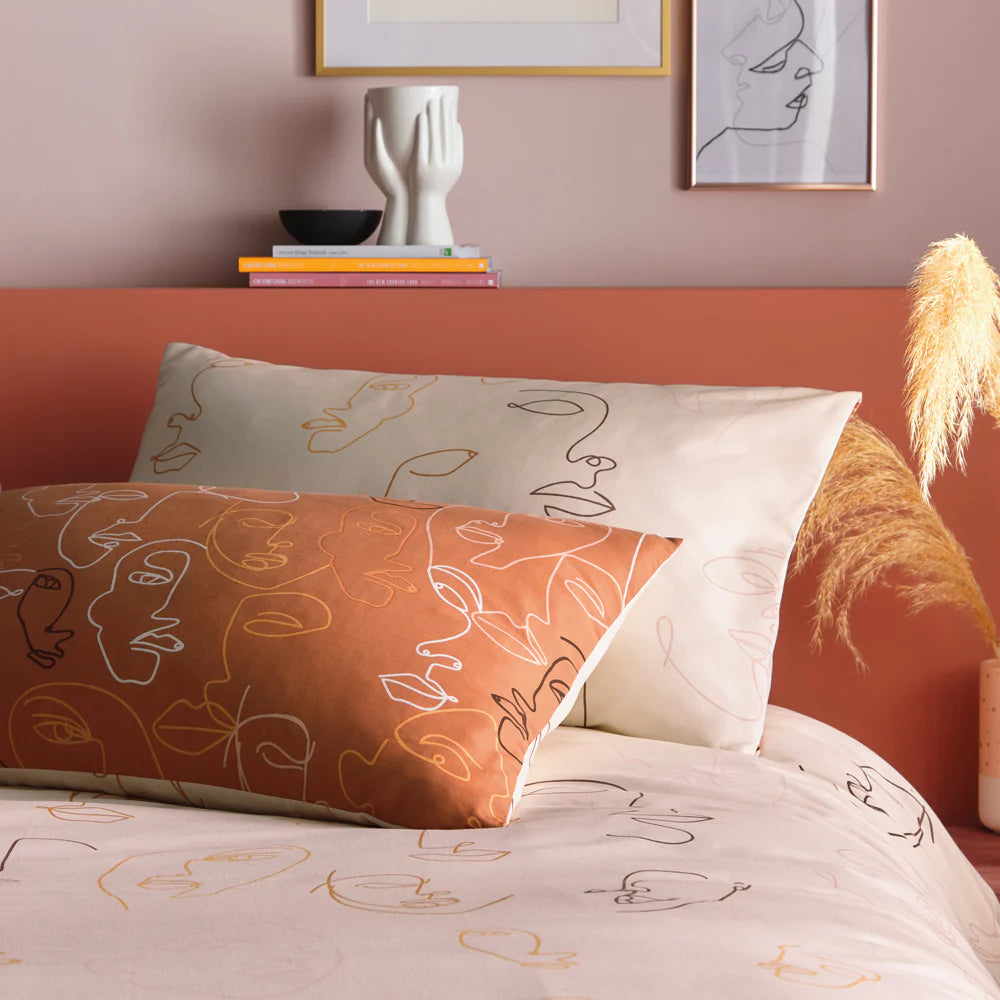 Kindred Abstract Faces Duvet Covet Set Apricot